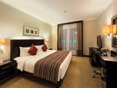 Executive-Suite-Bedroom-e1572805177872-391x295